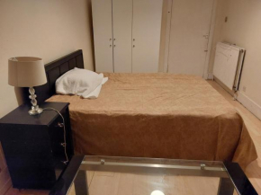Private room near by Glasgow Airport
